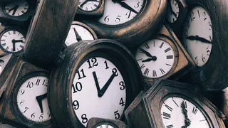 Как будут работать государственные учреждения в праздничные дни