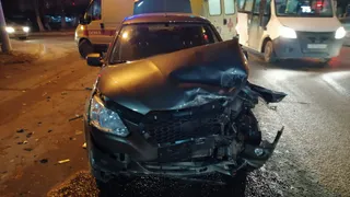 Возле "Ленты" на Касимовском шоссе столкнулись два автомобиля