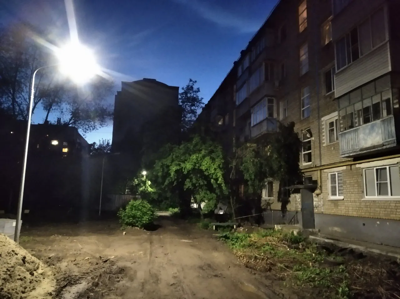 Как двор на Гагарина превратили в военный плац