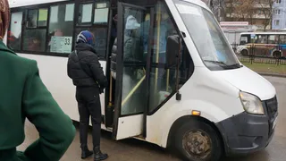 В Рязани водитель автобуса №30 угрожал детям сломать руки