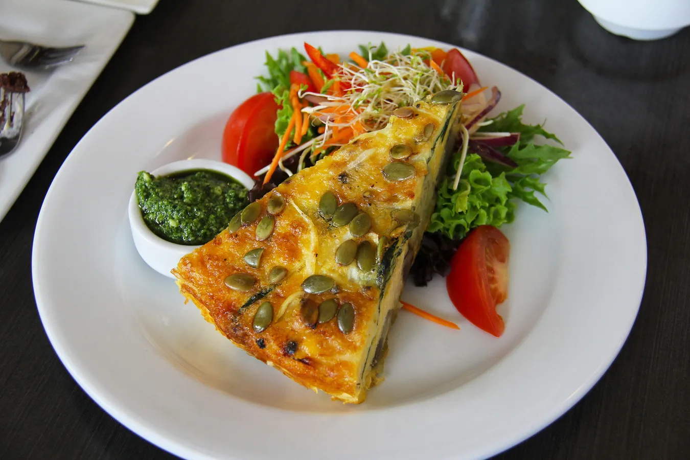 Делаю такую яичную закуску каждый день: один хитрый трюк - и вкус яиц меняется до неузнаваемости