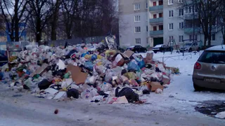 Мусор на Крупской: управляющая компания разводит руками