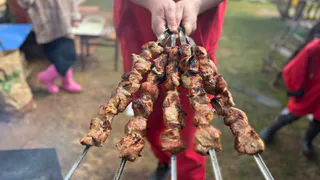 Замачиваю шашлык в этом составе на 15 минут - и мясо не подгорает на углях: сок течет, а корочка идеальная