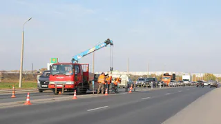 Пробки усилятся? На Северной окружной меняют ограждение