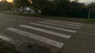 «Людей в темноте не видно»: дорога по ул. Хуторская в Секирино стала опасной для пешеходов
