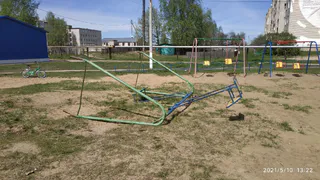 Прокуратура: после падения качелей на ребёнка в Клепиках начата проверка