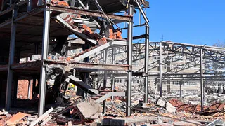 В Рязани на Куйбышевском шоссе начали сносить недостроенный рынок