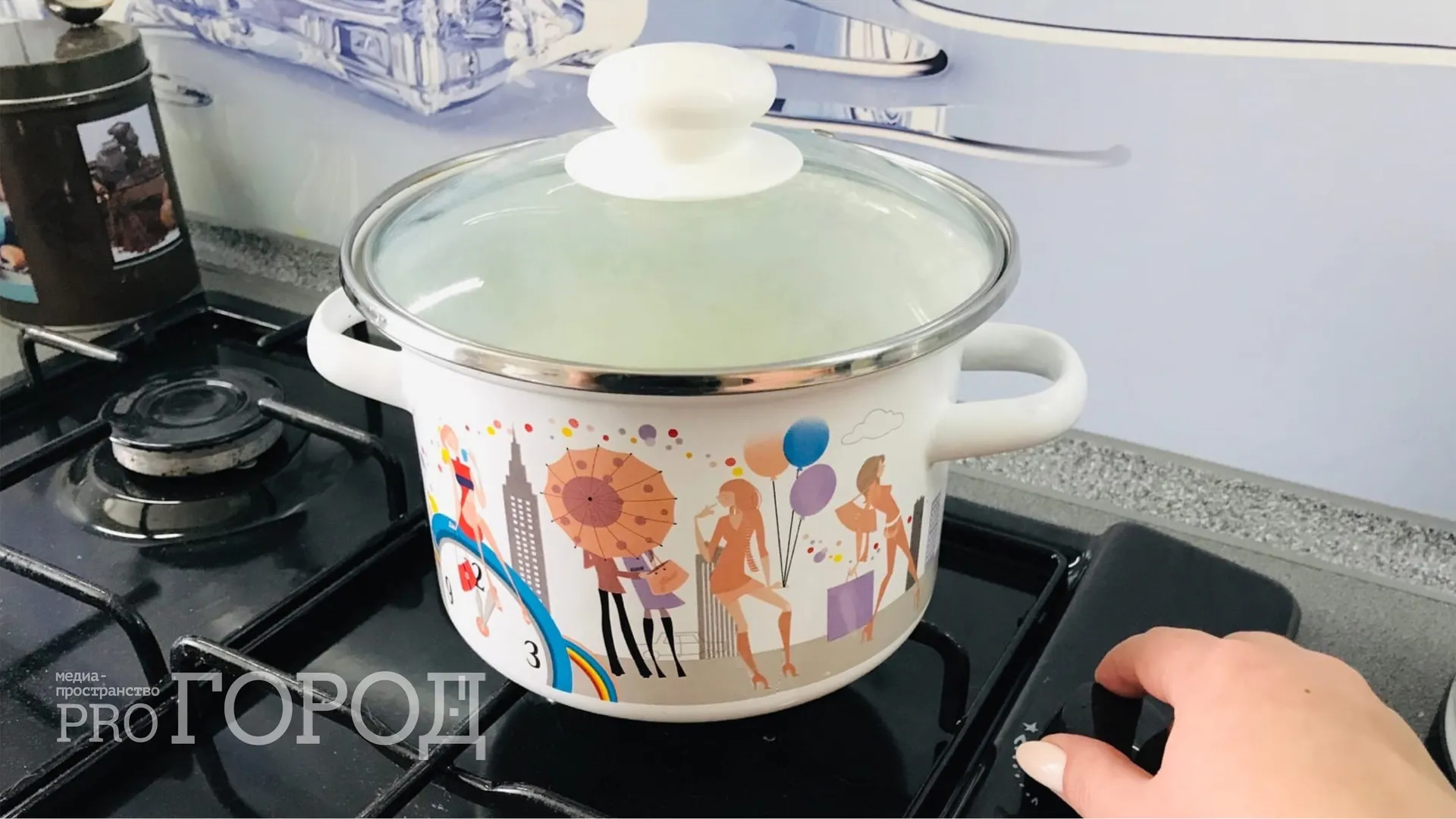 Этот суп можно готовить все лето: получается освежающе и вкуснее, чем окрошка — любят и взрослые, и дети