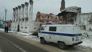 Воруют потихоньку: из сгоревшего дома Барковых пропали старинные ворота