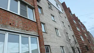 В Рыбном проверили ход строительства дома для переселенцев из аварийного жилья