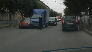 Из-за ДТП на Чкалова образовалась большая пробка