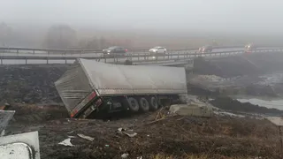 Смертельное ДТП на трассе М5: фура улетела в кювет, водитель погиб