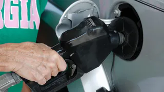 Исчезнет на всех заправках: автомобилистов ждет неприятное изменение на АЗС с 1 июня 