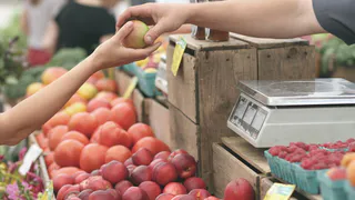 Жители Рязани купили на ярмарках выходного дня более 3 тонн картофеля и 6,5 тонн мяса