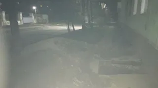 Ребёнок провалился в яму посреди тротуара