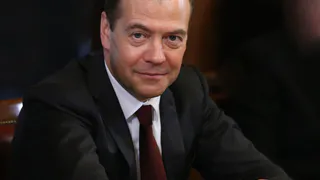 Медведева эвакуировали с форума в Сколково