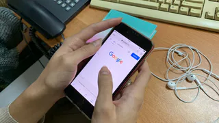 Телефон быстро разряжается: чек-лист признаков взлома вашего смартфона