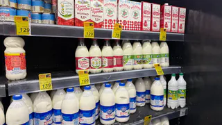 «Просто белая водичка»: Росконтроль назвал марки молока, которые нельзя покупать даже по скидке в 50%