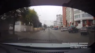 "Ребенок-торопыга": рязанский школьник выбежал прямо под колеса машины