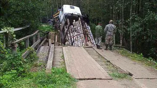 Водитель лесовоза нарушил ограничение по весу. Новые подробности