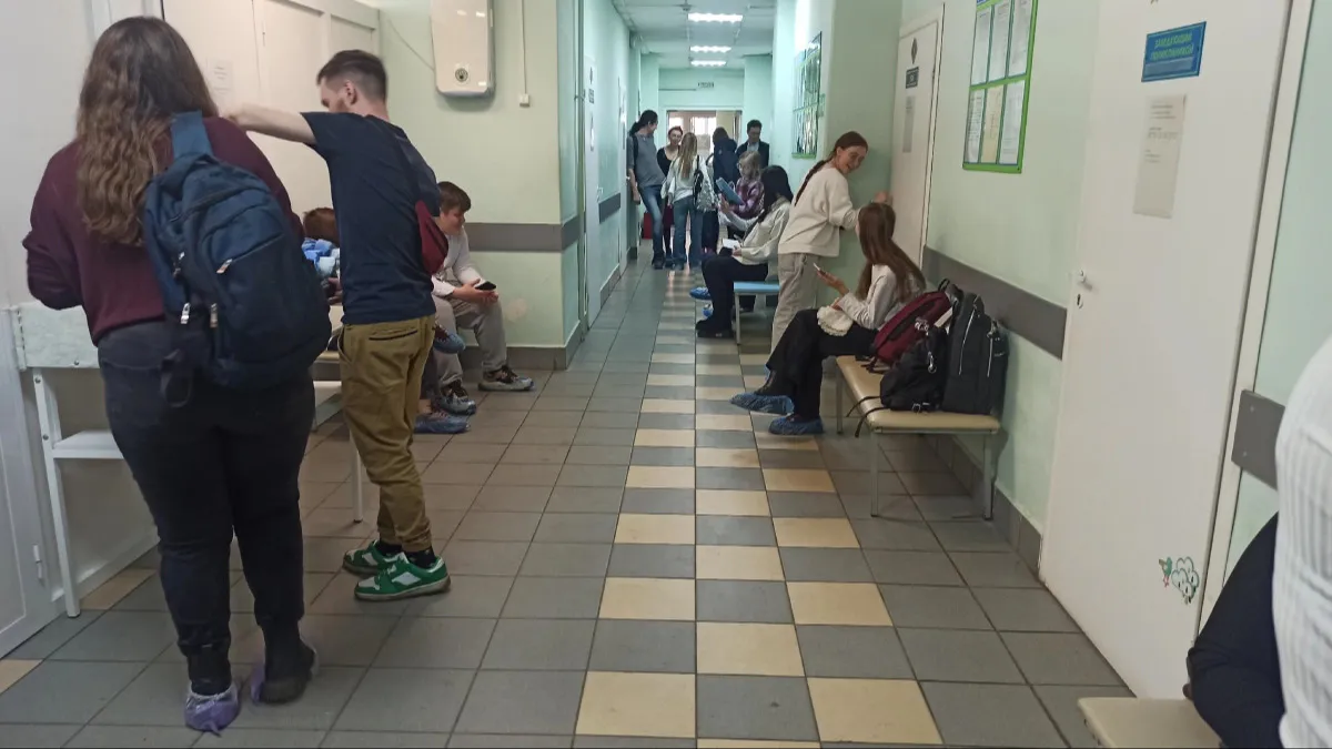 В Костромской области маму с ребёнком не записали к педиатру из-за фамилии: скандал дошел до депздрава
