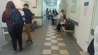 В Костромской области маму с ребёнком не записали к педиатру из-за фамилии: скандал дошел до депздрава