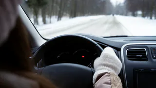 Девушка попала под колёса авто на Народном бульваре