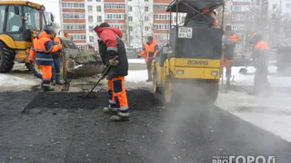 В Рязани снова замечены работники, укладывающие асфальт во время снегопада