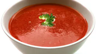 Почему нужно убрать из борща этот главный ингредиент — вкус станет ярче и богаче