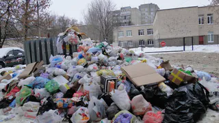 Народное фото: жители Крупской, 9 встречали   Новый год вокруг мусорной кучи