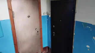 Жители Рязани заметили пытающегося открыть двери квартир незнакомца