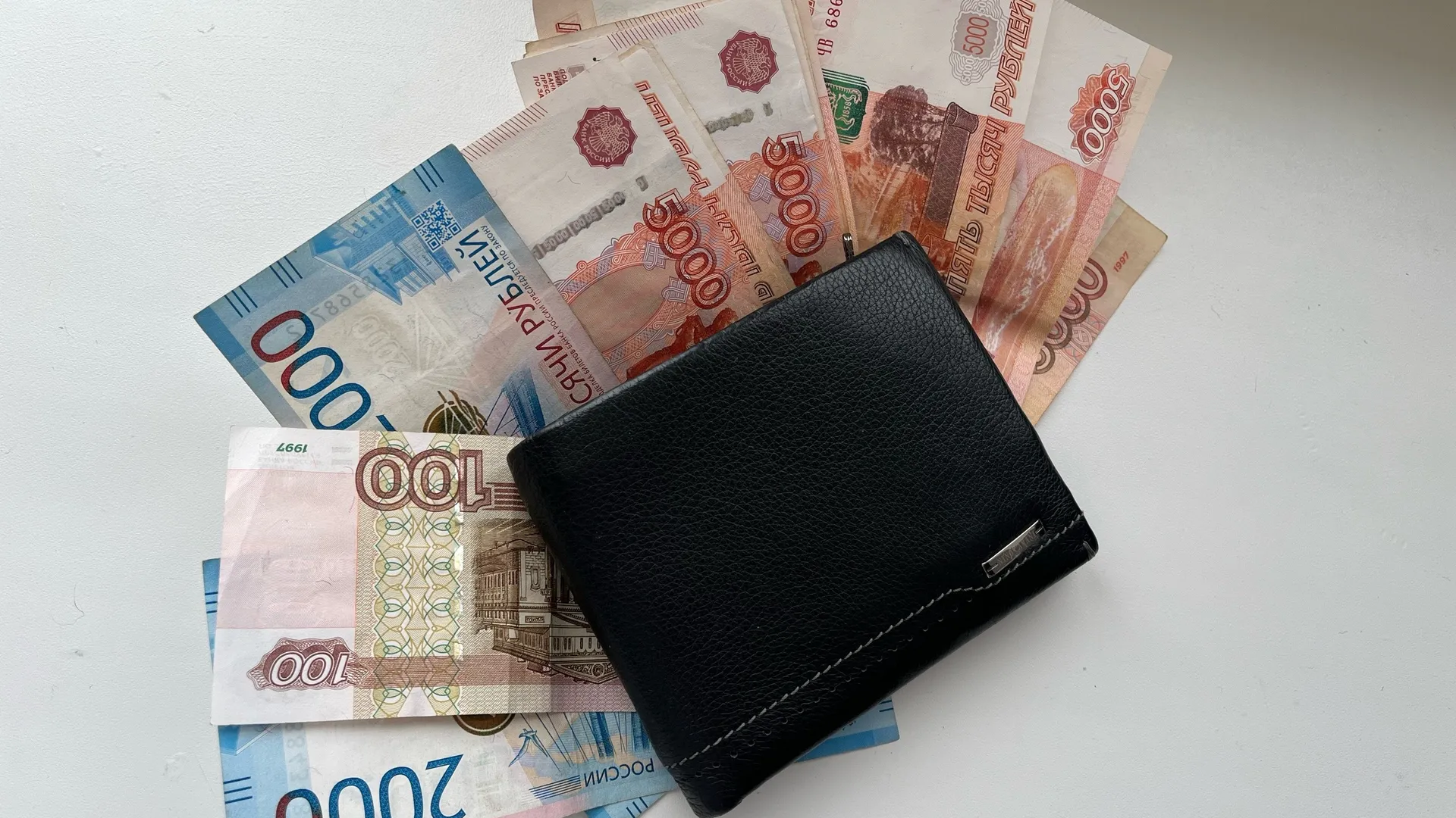 Богатство уже стучится к вам в дверь: избавьтесь от этого хлама в доме — финансовая дыра наконец-то исчезнет