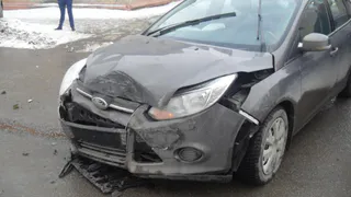 На улице Полетаева произошло массовое ДТП, пострадала женщина