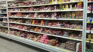 Пластилин вместо мяса: Роскачество назвало марки колбасы, которые не стоит брать даже бесплатно 
