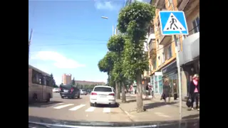 После ДТП рязанка выбила зуб и разбила очки пешеходу (видео)