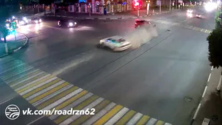 Появилось видео массового ДТП на Первомайском проспекте в Рязани