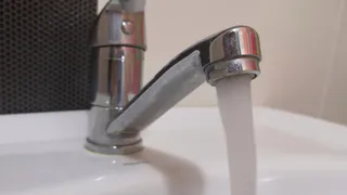 Рязанке незаконно начислили почти 20 000 рублей за горячую воду