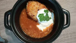 Без мяса и риса. В голубцы добавляю 1 штучку - гости съедают подчистую и не могут угадать секретный состав