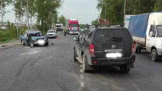 На Южной окружной в "пятерку" врезался внедорожник