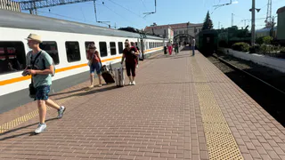 Беру 38-е место в поезде и еду по-царски: бывалые путешественники дерутся за боковушку у туалета - жаль, раньше не знала