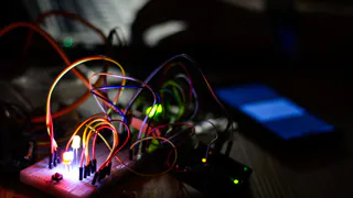 Мэрия Рязани объяснила ситуацию с оголенными проводами в Наташкином парке