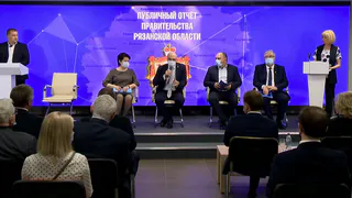 Воздух - в норме: во время отчета правительства чиновников забросали вопросами об экологии