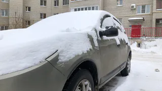 12-летний рязанец предлагает почистить снег за 50 рублей. Родители гордятся самостоятельностью сына