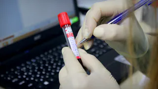Нужно тестировать всех: треть больных коронавирусом не имеет симптомов
