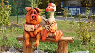 В Новослободском сквере Рязани появились скульптуры по мотивам пословиц