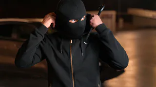 В Рязани 17-летний житель обокрал отца своей девушки