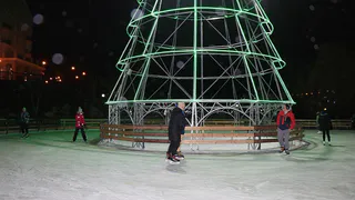 На Лыбедском бульваре открылся каток: режим работы