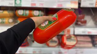 Купил в "Светофоре" палку "гостовской" вареной колбасы: пожарил на сковороде и оценил качество - показываю результат