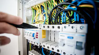 На нескольких рязанских улицах аварийно отключили электроэнергию