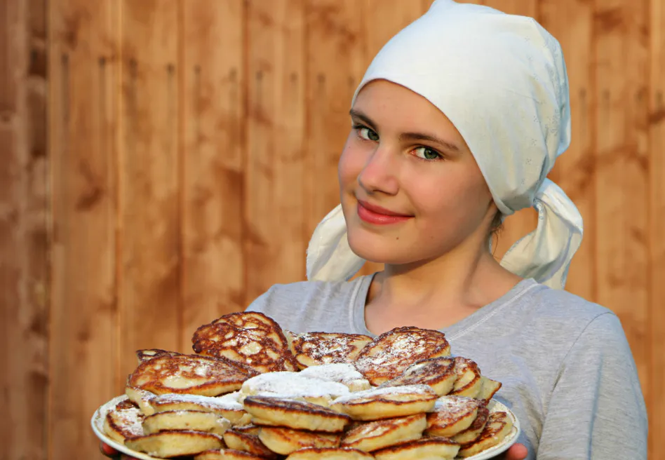 Гости пальчики оближут от такой вкуснятины: легкий рецепт тонких старорусских блинов
